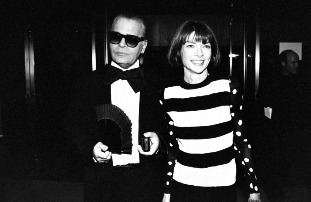 Karl Lagerfeld and Anna Wintour at the CFDA Awards ceremony in 1993.